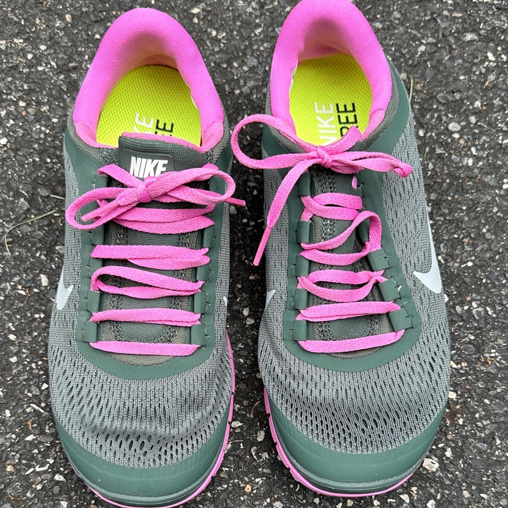 Nike Women's Green and Pink Sneakers